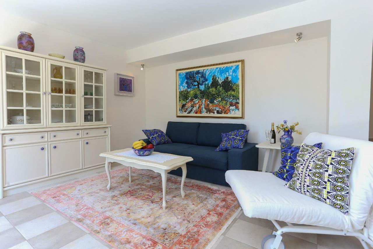Secret Garden Barada Beach Apartment Trogir Exterior photo