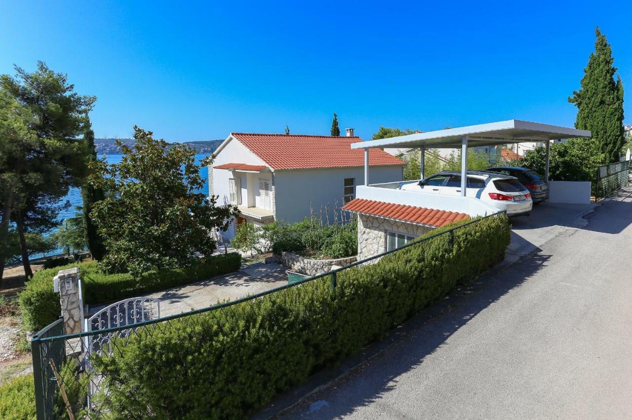 Secret Garden Barada Beach Apartment Trogir Exterior photo